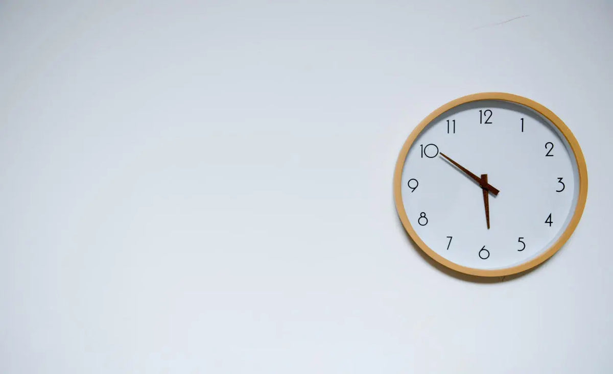 round clock on wall